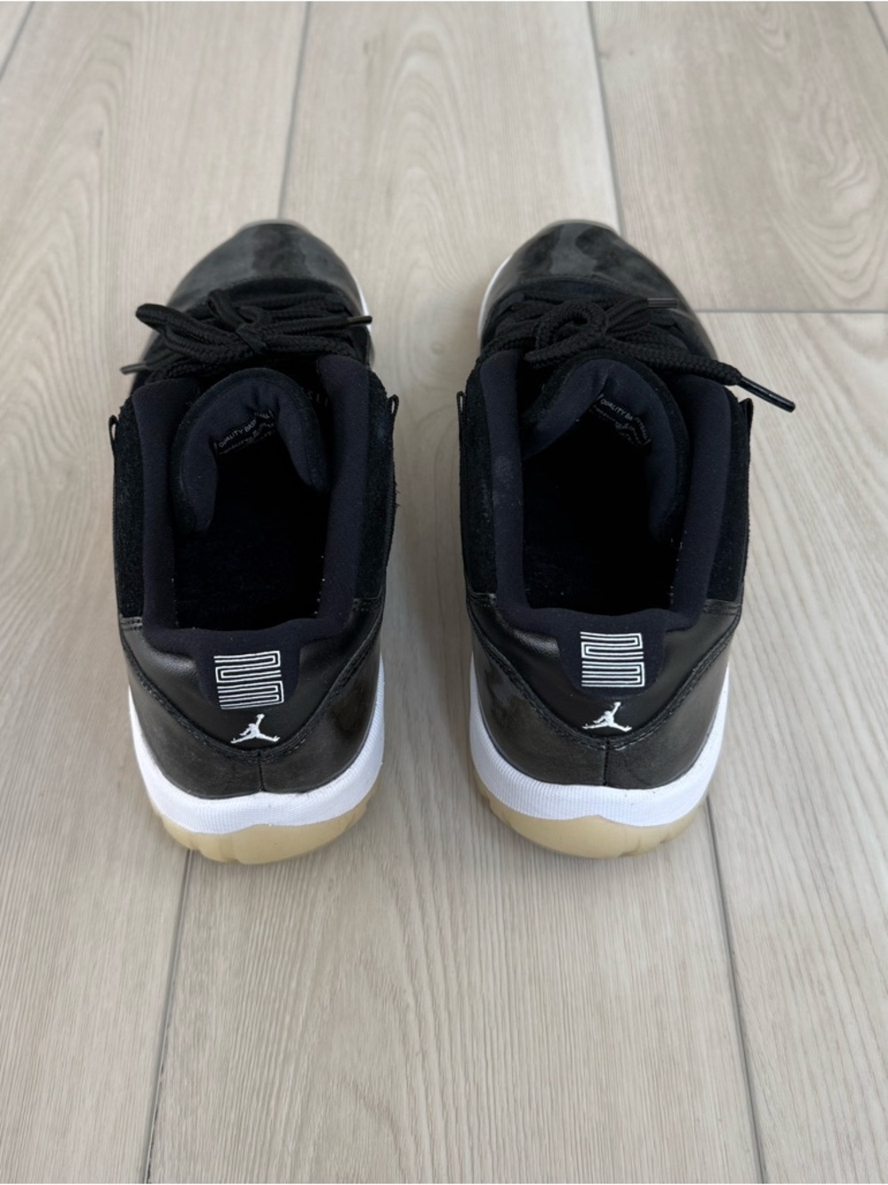 Air Jordan 11 Retro Low - Picture 5 of 8